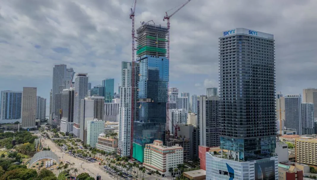 Miami skyline and Florida business district representing the state's top 10 economy ranking in 2026.