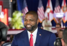 New Poll Shows Byron Donalds Maintaining Commanding Lead in Florida GOP Governor’s Race Byron Donalds campaigns during Florida's 2026 Republican gubernatorial race as a new Cygnal poll shows him leading the GOP primary.
