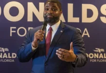 Byron Donalds Holds Commanding Lead in Florida Republican Governor’s Race Byron Donalds campaigning during Florida's 2026 Republican gubernatorial race.