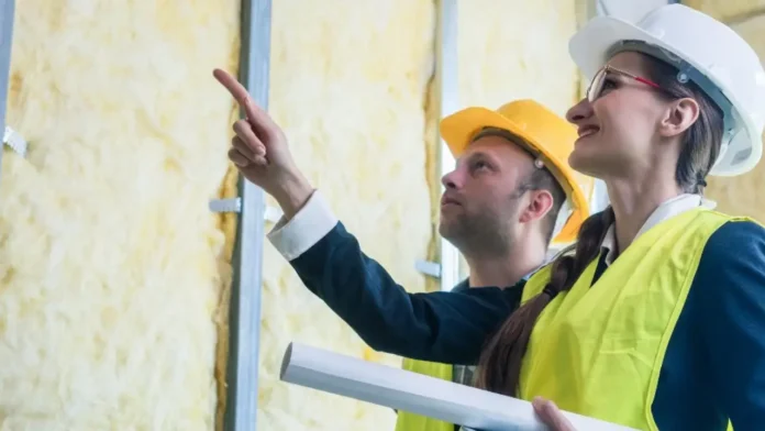 florida-condo-milestone-inspection-report Building professionals conducting a structural inspection