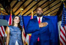 Byron Donalds’ Tallahassee Record Faces New Scrutiny in Florida Governor’s Race Byron Donalds at a Florida campaign event